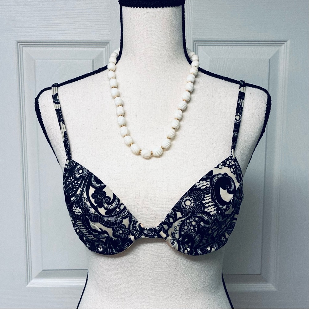 EUC  Shape FX swim bra top size 6. Padded cups.